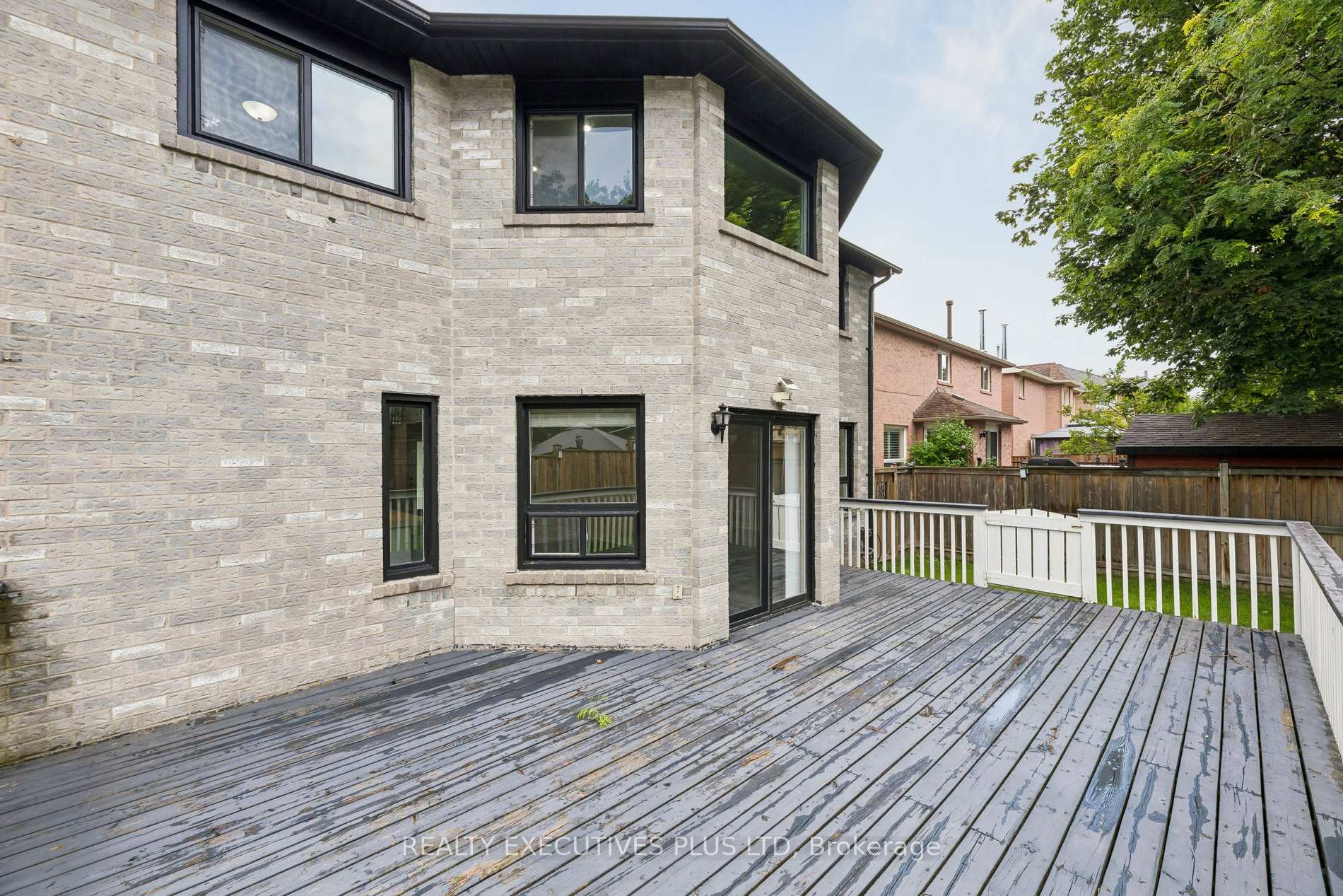 Photo 44 of 693 Barnes Crescent, Oshawa, Northglen — HOMEH