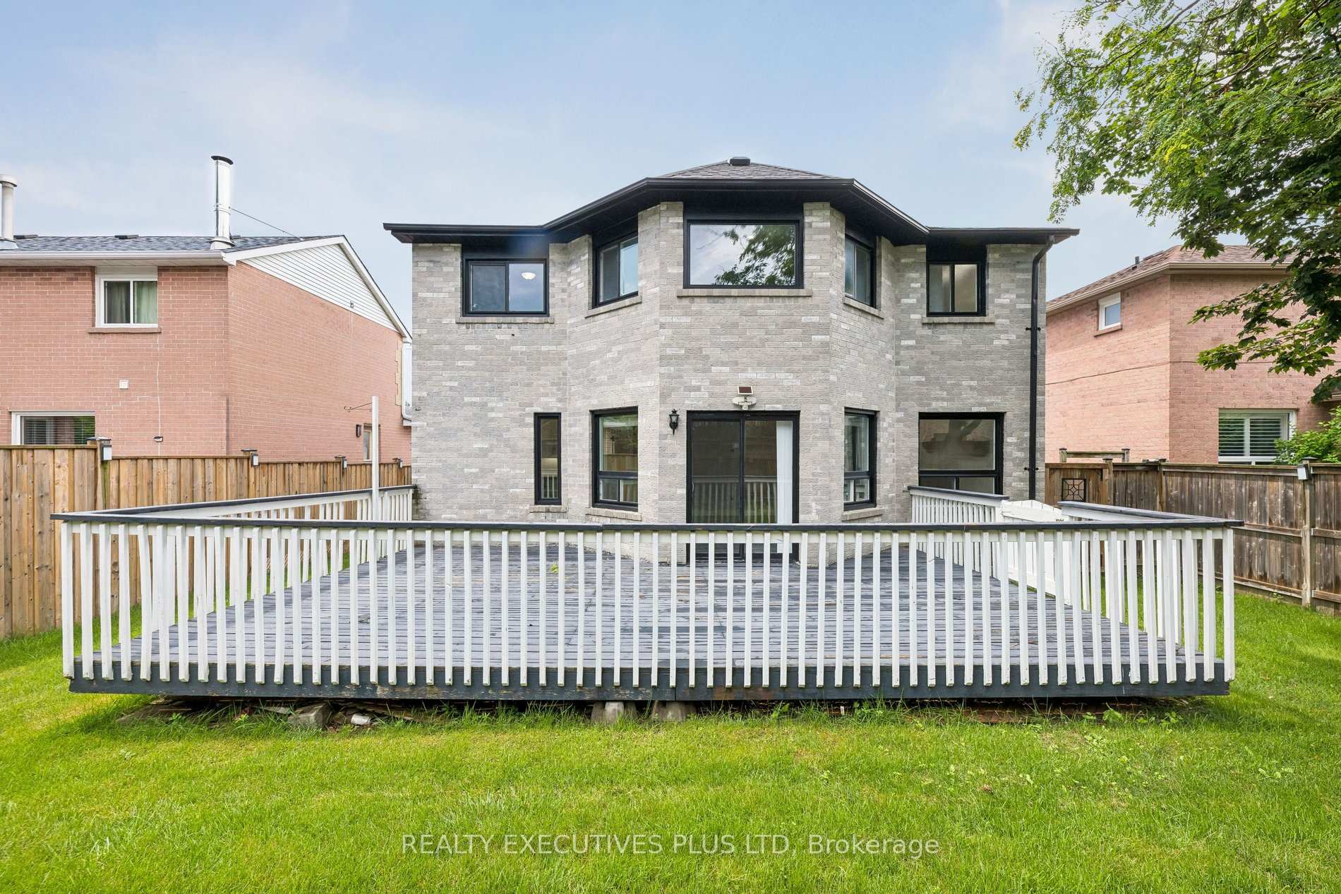 Photo 46 of 693 Barnes Crescent, Oshawa, Northglen — HOMEH