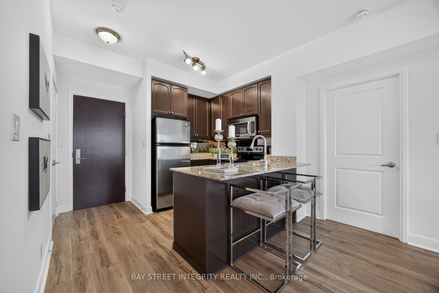 Photo 4 of Unit 1302, 50 Absolute Avenue, Mississauga, City Centre — HOMEH