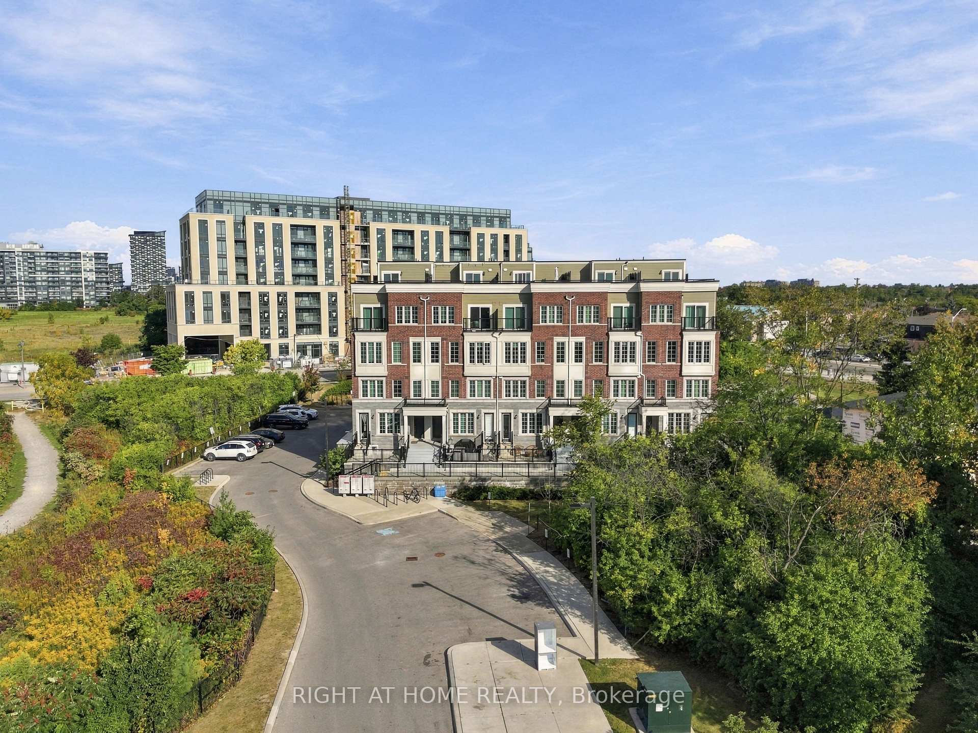 Photo 2 of Unit 28, 2199 Lillykin Street, Oakville, River Oaks — HOMEH