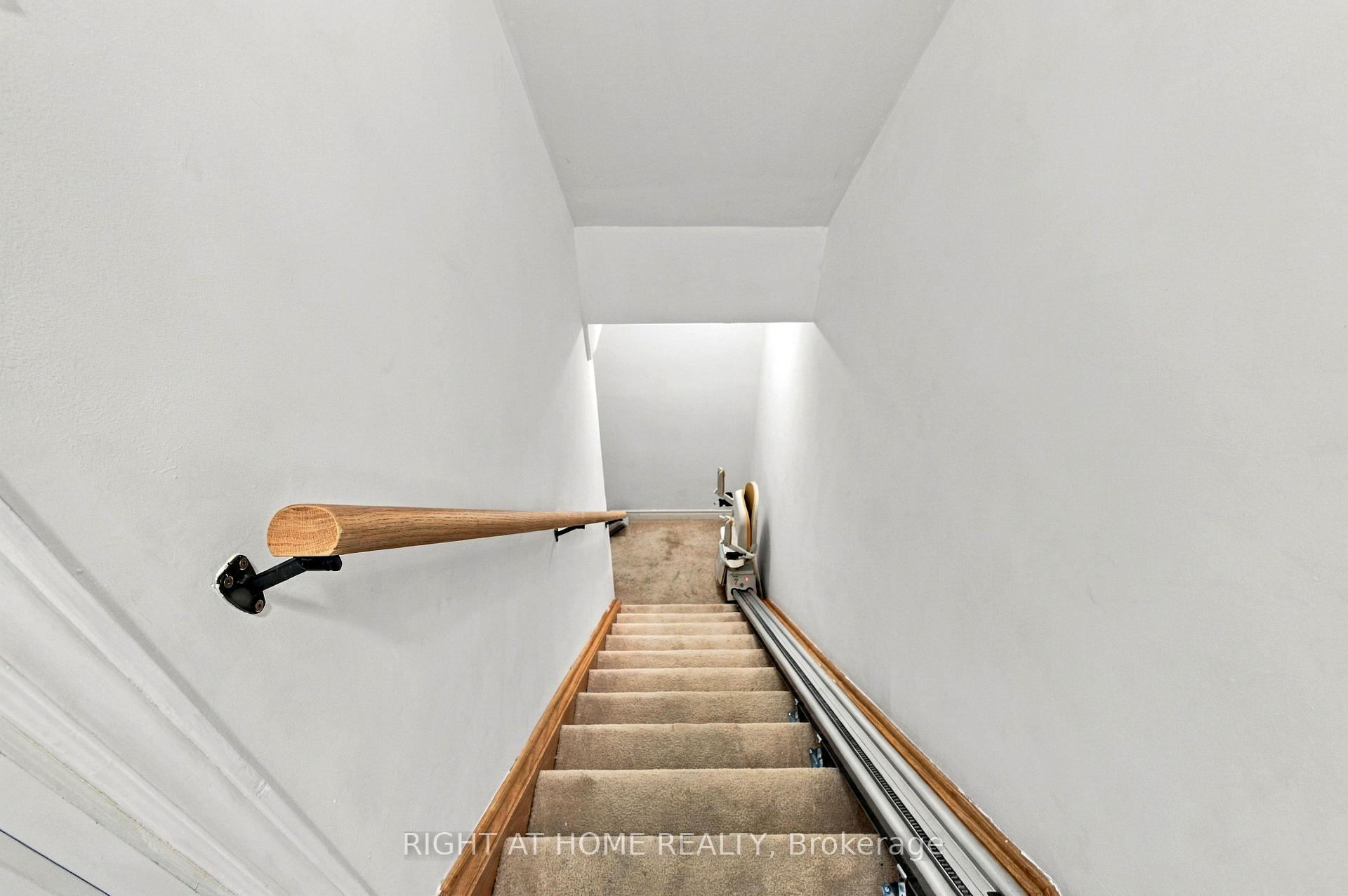 Photo 5 of Unit 28, 2199 Lillykin Street, Oakville, River Oaks — HOMEH