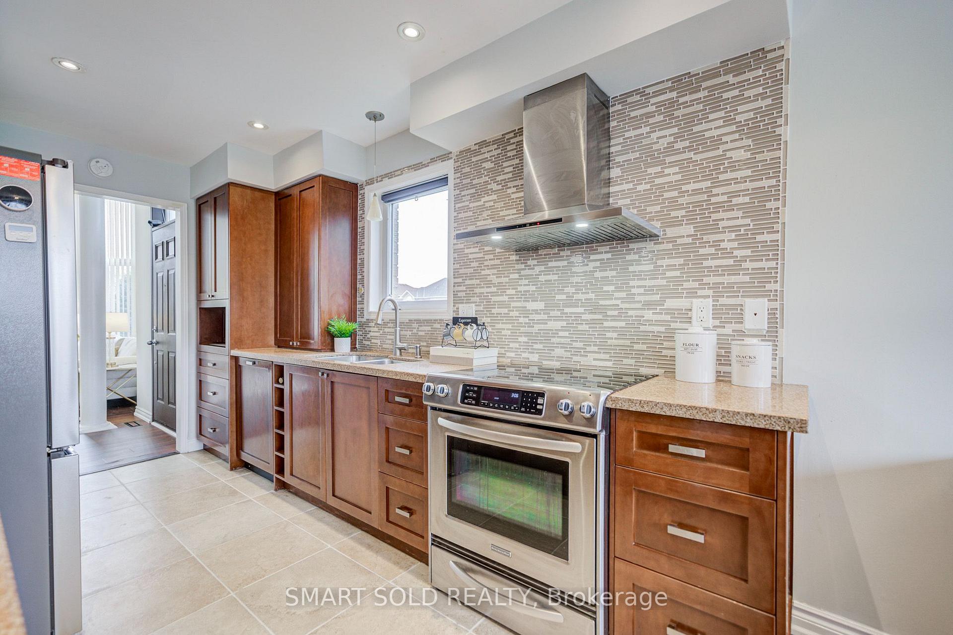 Photo 14 of 247 Shirley Drive, Richmond Hill, Rouge Woods — HOMEH