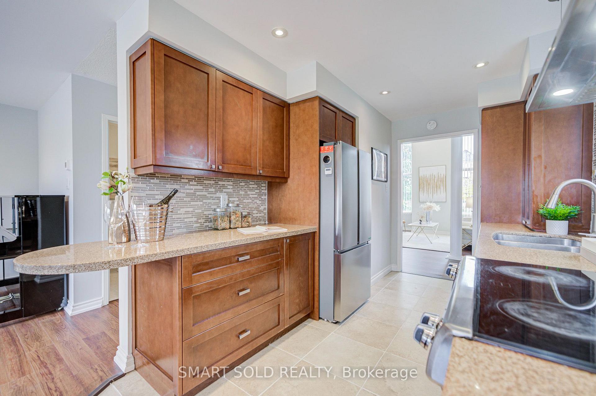 Photo 16 of 247 Shirley Drive, Richmond Hill, Rouge Woods — HOMEH