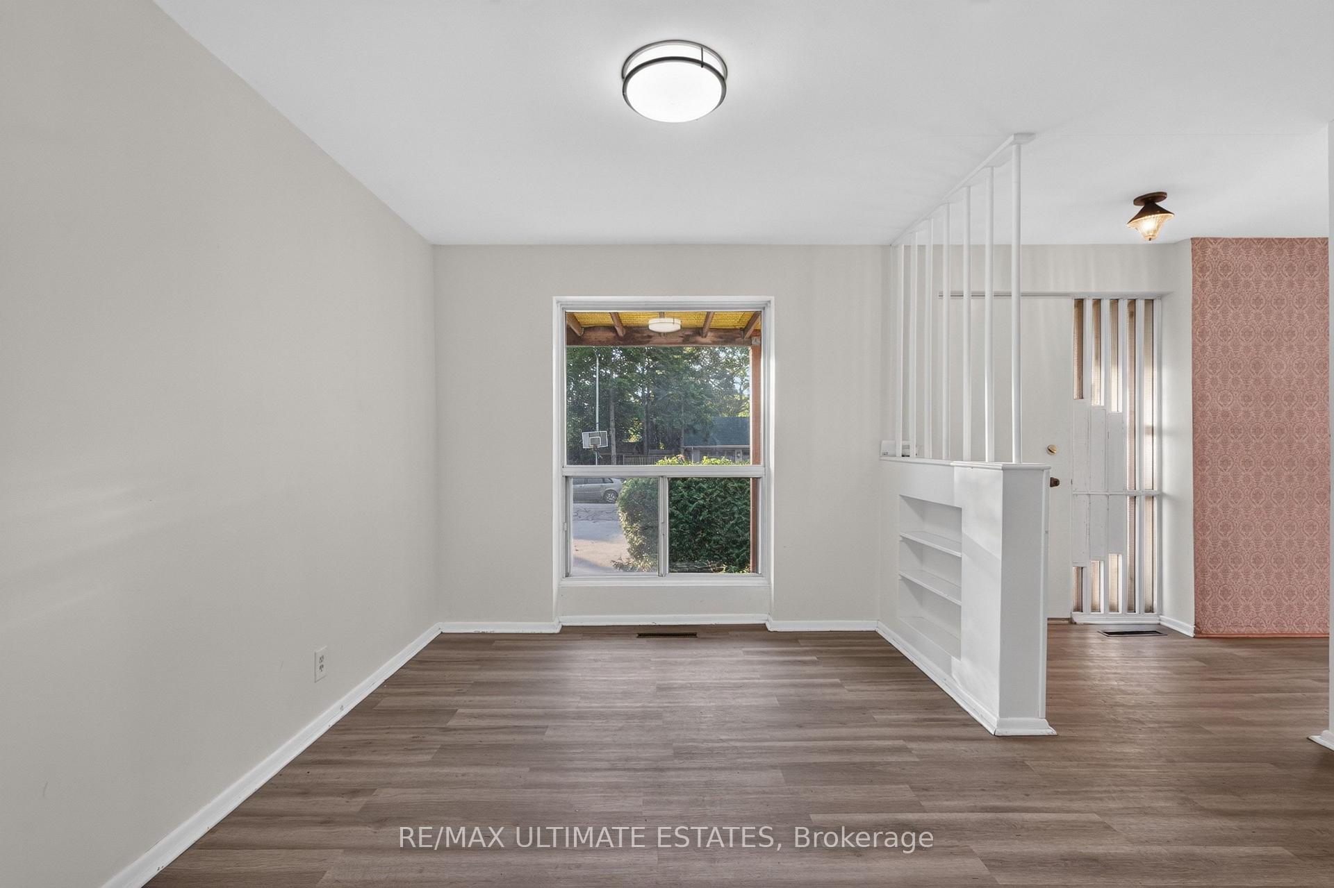 Photo 8 of 32 Broadleaf Road, North York, Banbury-Don Mills — HOMEH