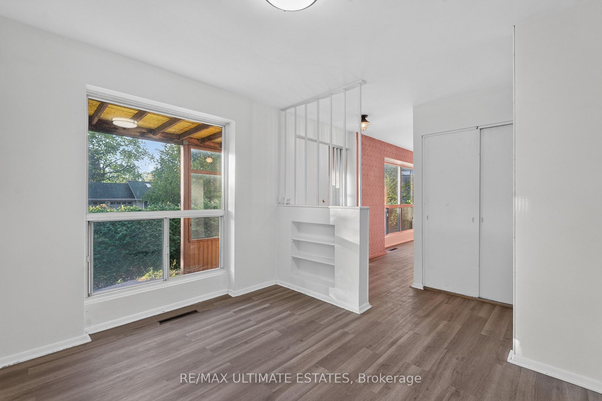 Photo 9 of 32 Broadleaf Road, North York, Banbury-Don Mills — HOMEH