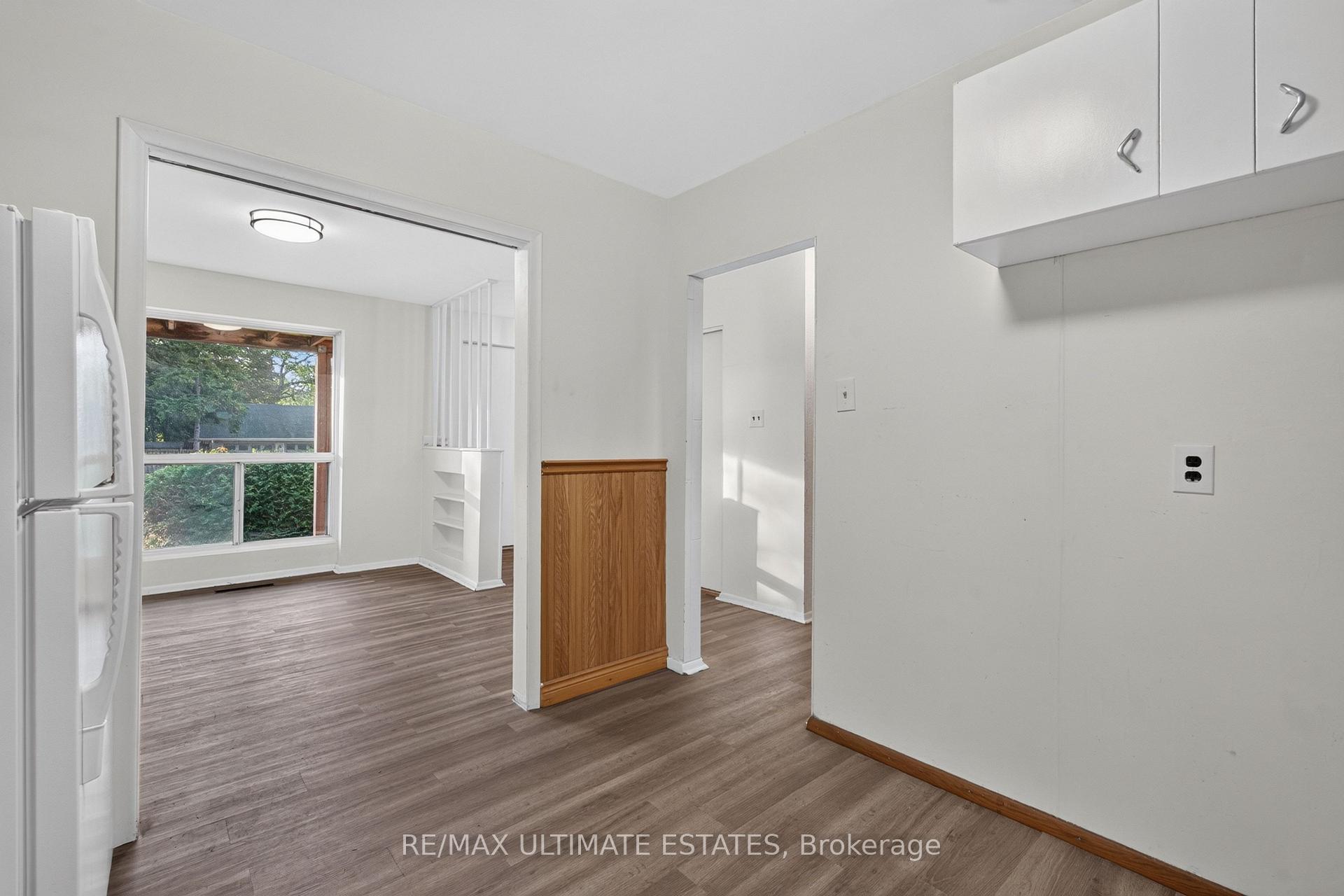 Photo 15 of 32 Broadleaf Road, North York, Banbury-Don Mills — HOMEH