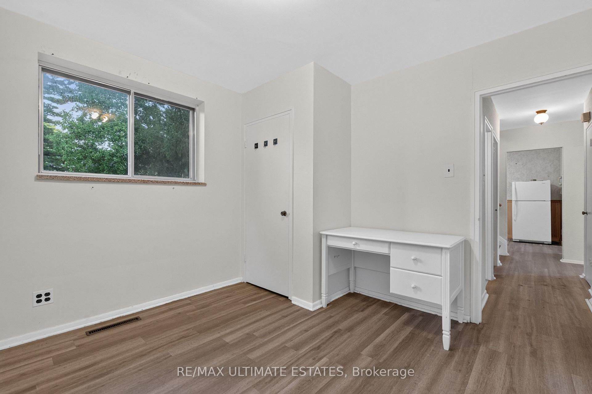 Photo 18 of 32 Broadleaf Road, North York, Banbury-Don Mills — HOMEH