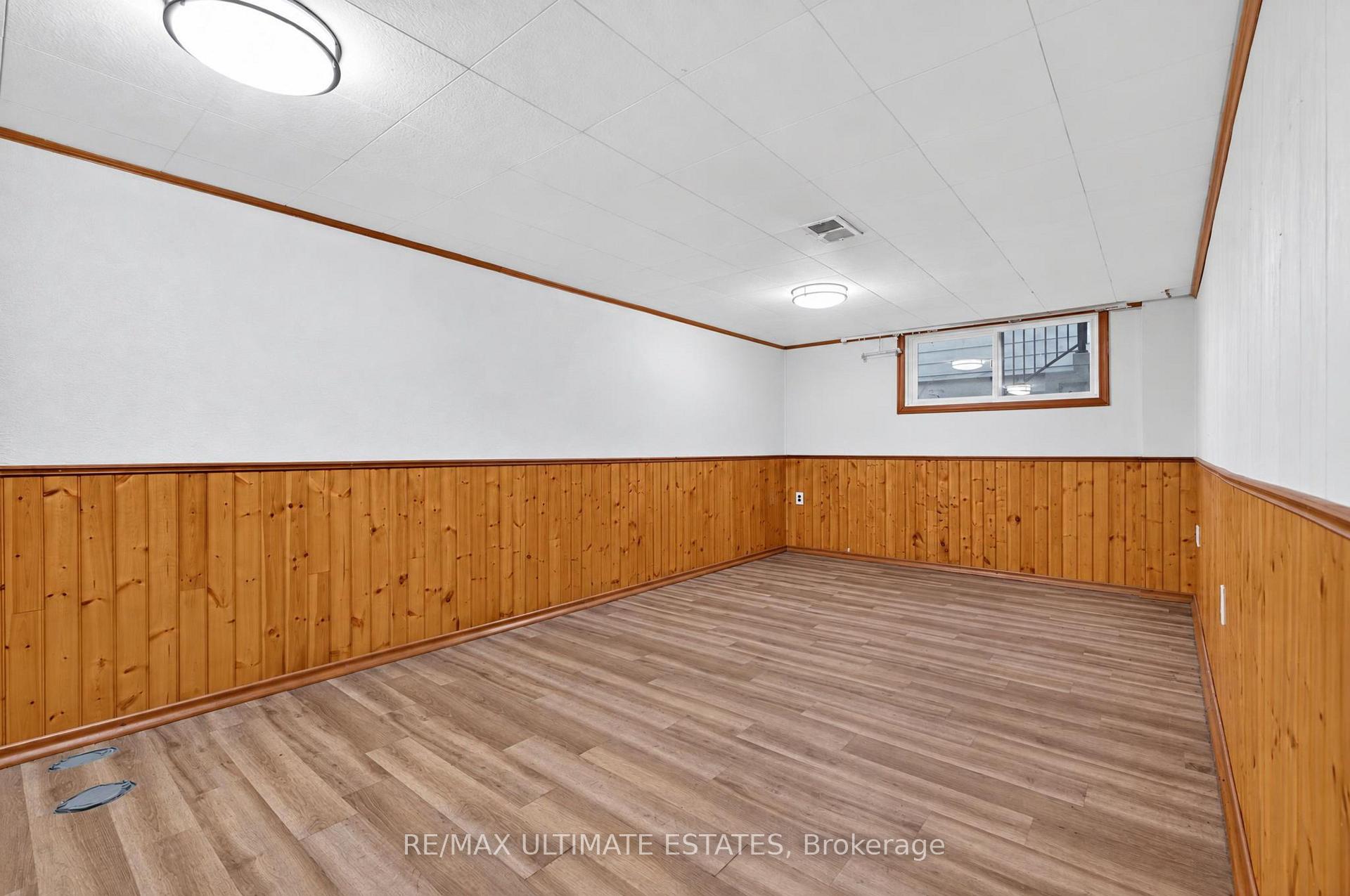 Photo 26 of 32 Broadleaf Road, North York, Banbury-Don Mills — HOMEH