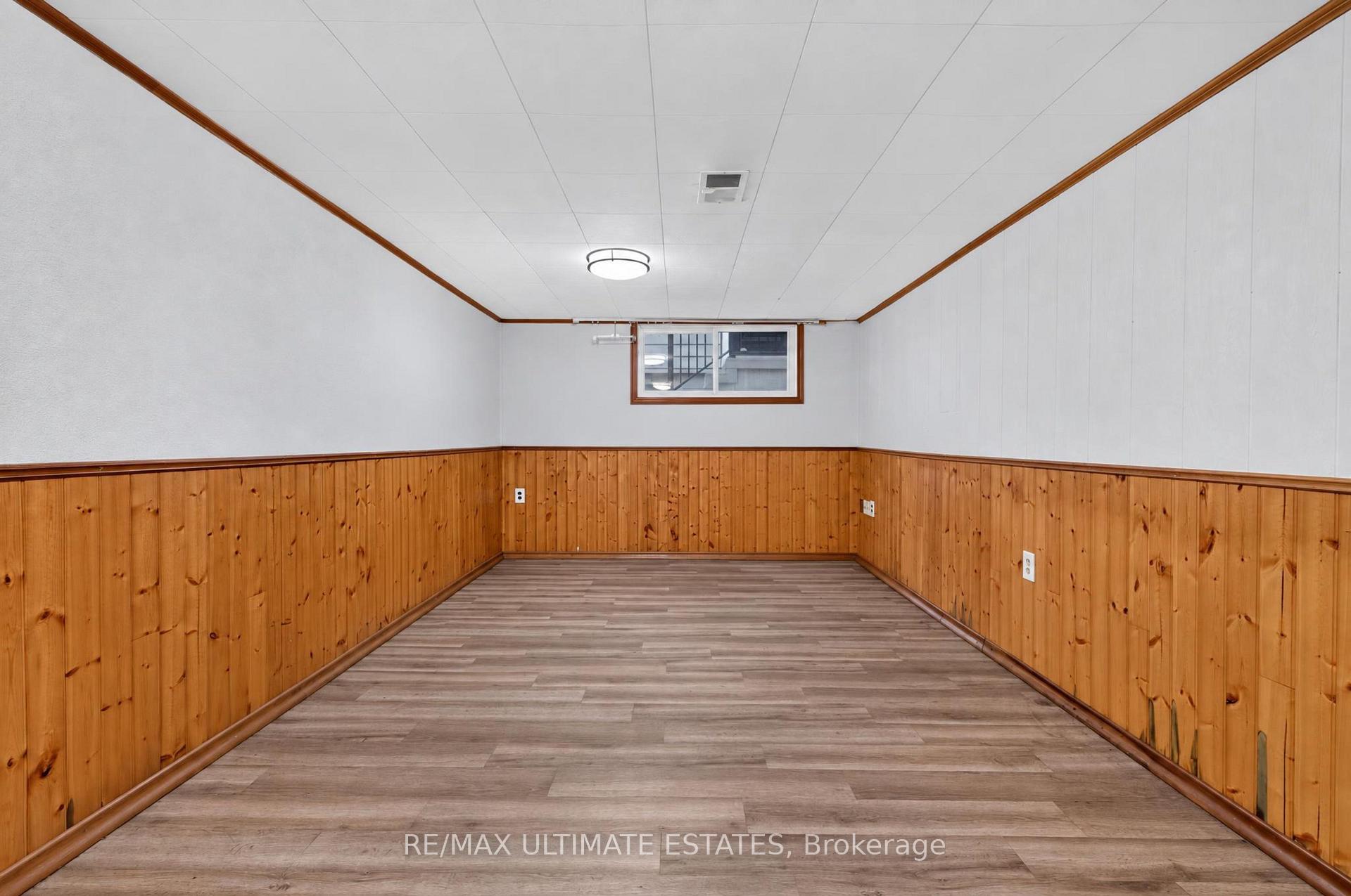 Photo 27 of 32 Broadleaf Road, North York, Banbury-Don Mills — HOMEH