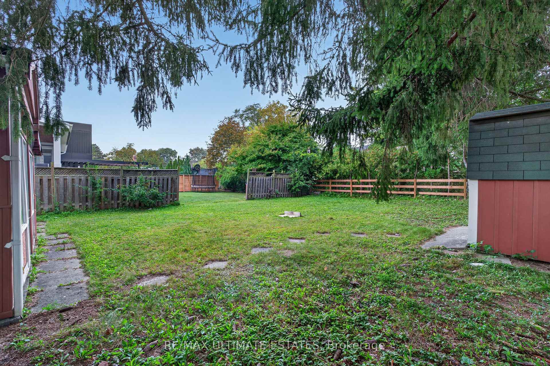 Photo 29 of 32 Broadleaf Road, North York, Banbury-Don Mills — HOMEH