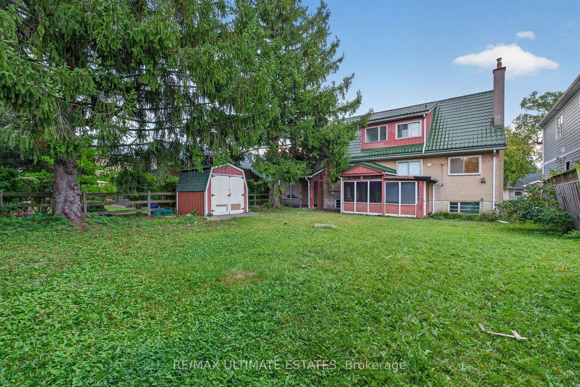 Photo 31 of 32 Broadleaf Road, North York, Banbury-Don Mills — HOMEH