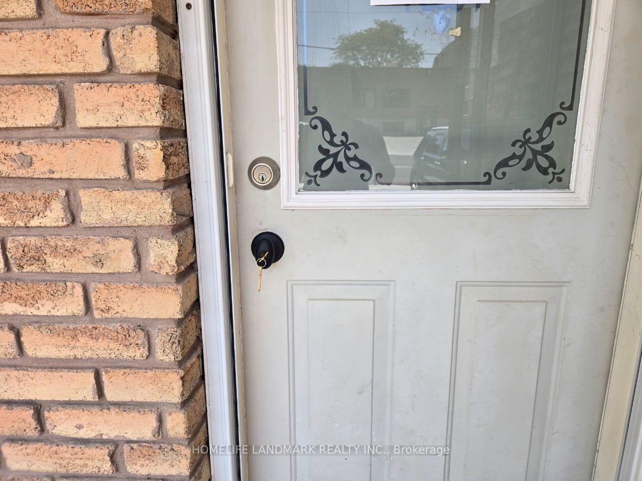 Photo 2 of Unit 2, 22 Centre Street, Aurora, Aurora Village — HOMEH
