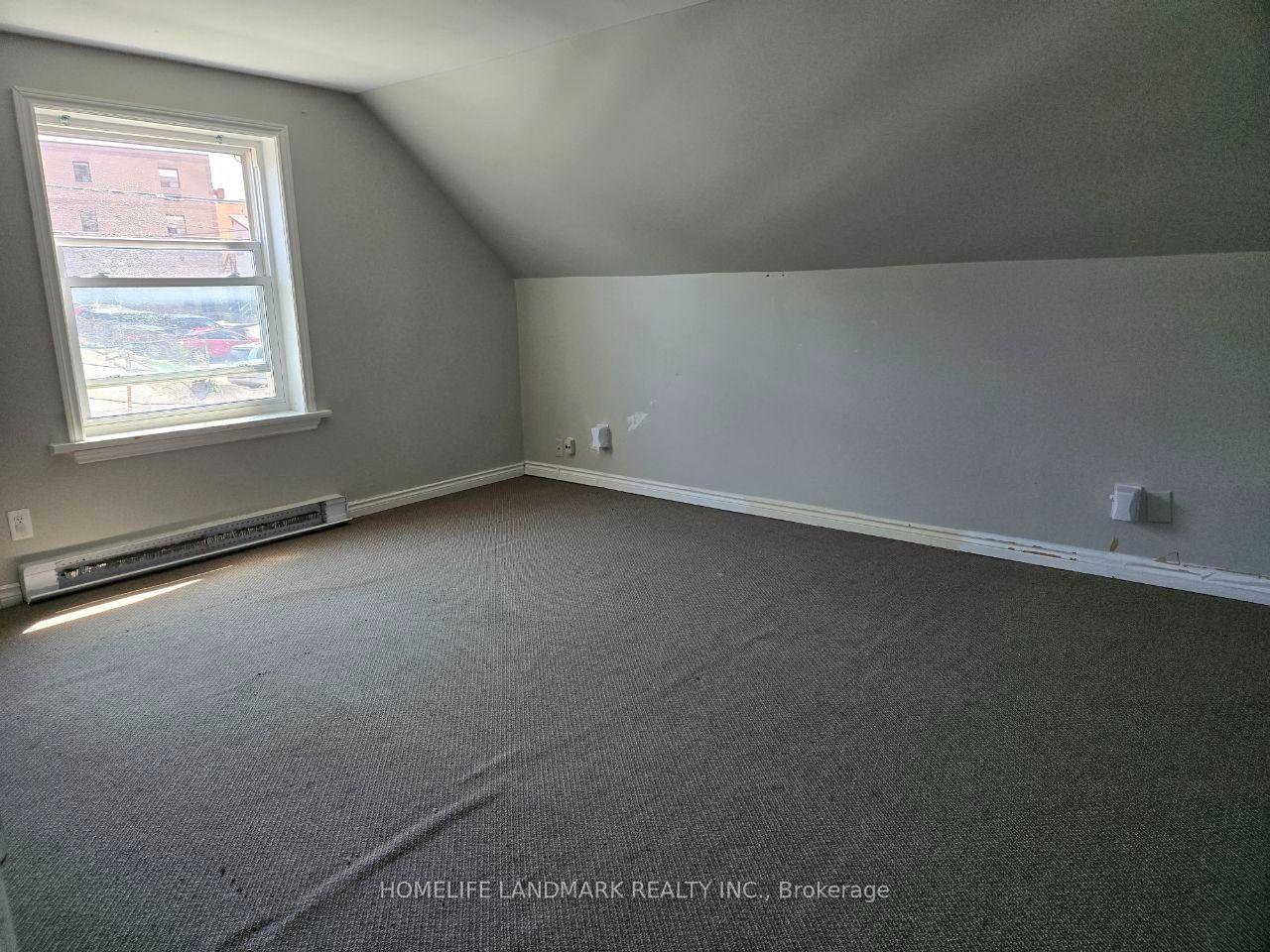 Photo 7 of Unit 2, 22 Centre Street, Aurora, Aurora Village — HOMEH