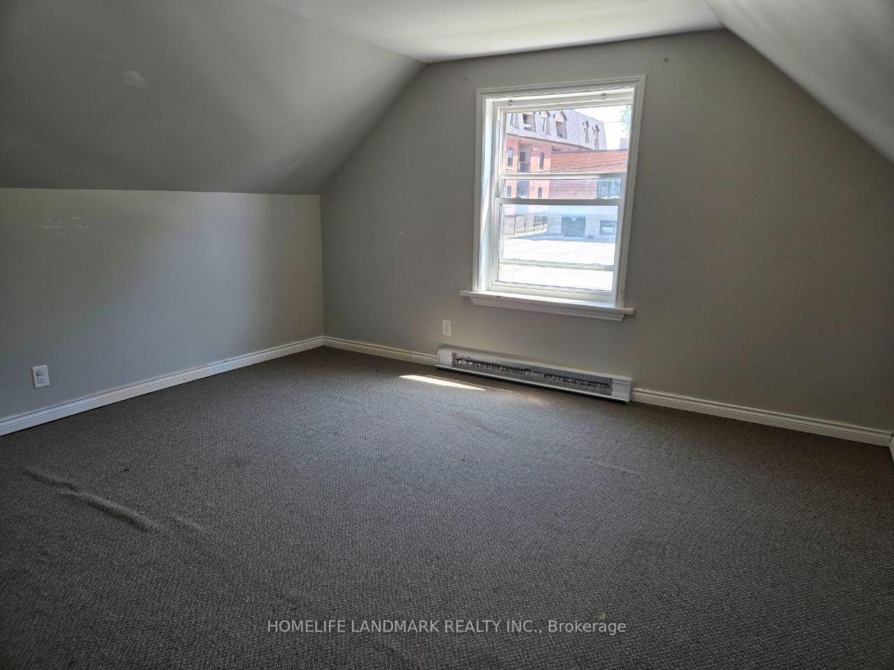 Photo 8 of Unit 2, 22 Centre Street, Aurora, Aurora Village — HOMEH