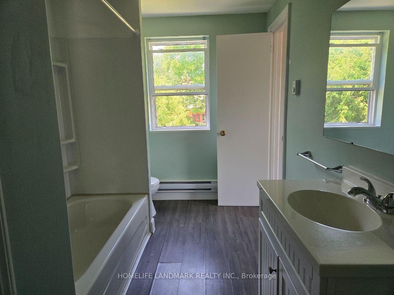 Photo 11 of Unit 2, 22 Centre Street, Aurora, Aurora Village — HOMEH