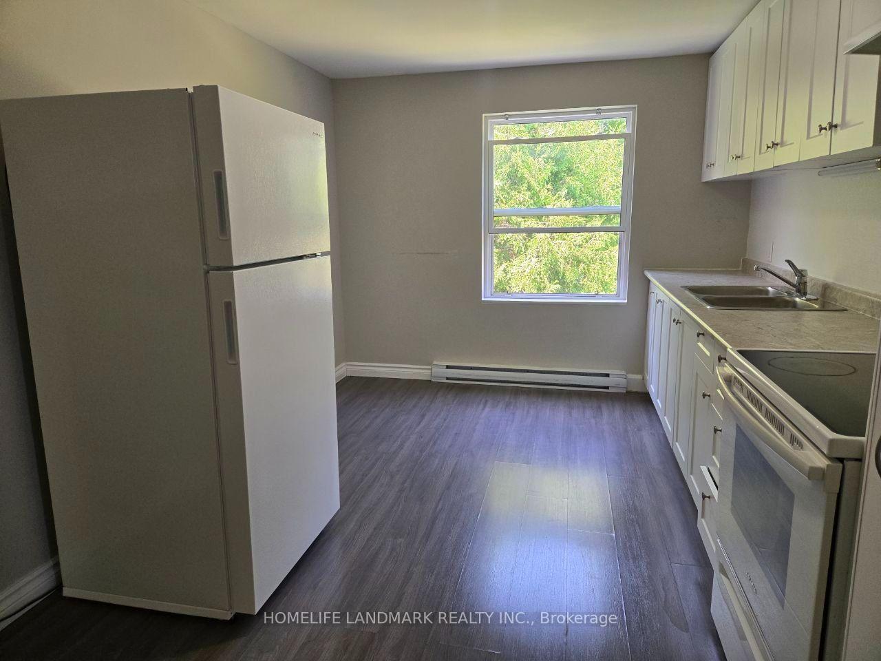 Photo 12 of Unit 2, 22 Centre Street, Aurora, Aurora Village — HOMEH