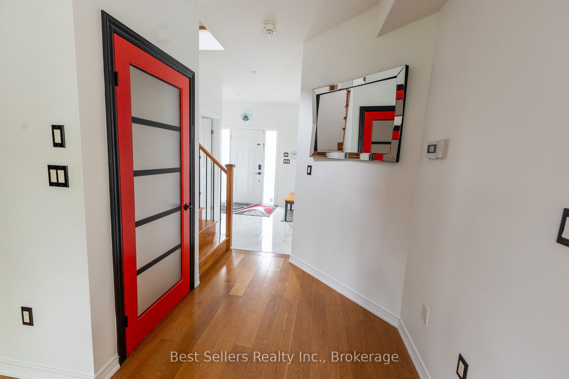 Photo 13 of 214 Cardinal Crescent, Welland, Coyle Creek — HOMEH