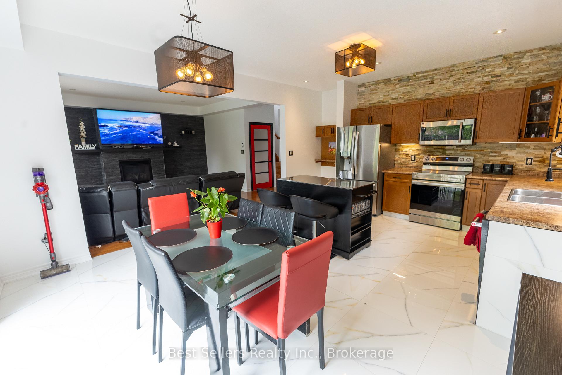 Photo 17 of 214 Cardinal Crescent, Welland, Coyle Creek — HOMEH