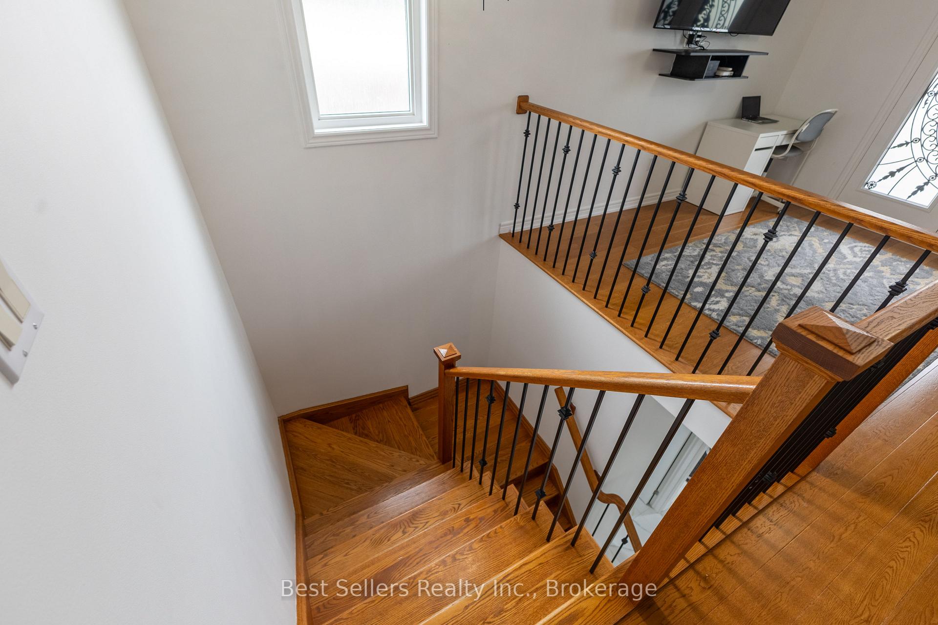 Photo 20 of 214 Cardinal Crescent, Welland, Coyle Creek — HOMEH