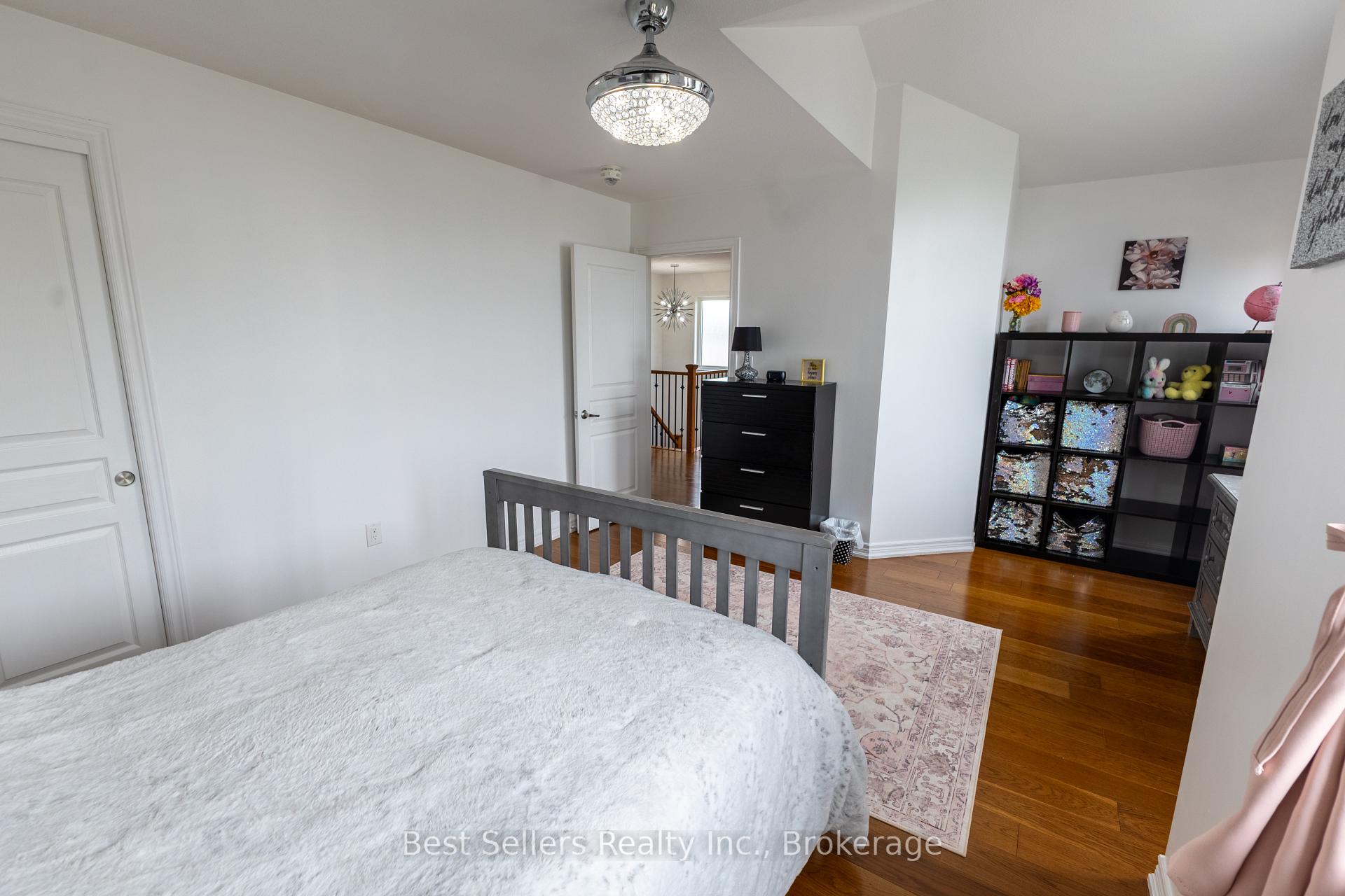 Photo 25 of 214 Cardinal Crescent, Welland, Coyle Creek — HOMEH