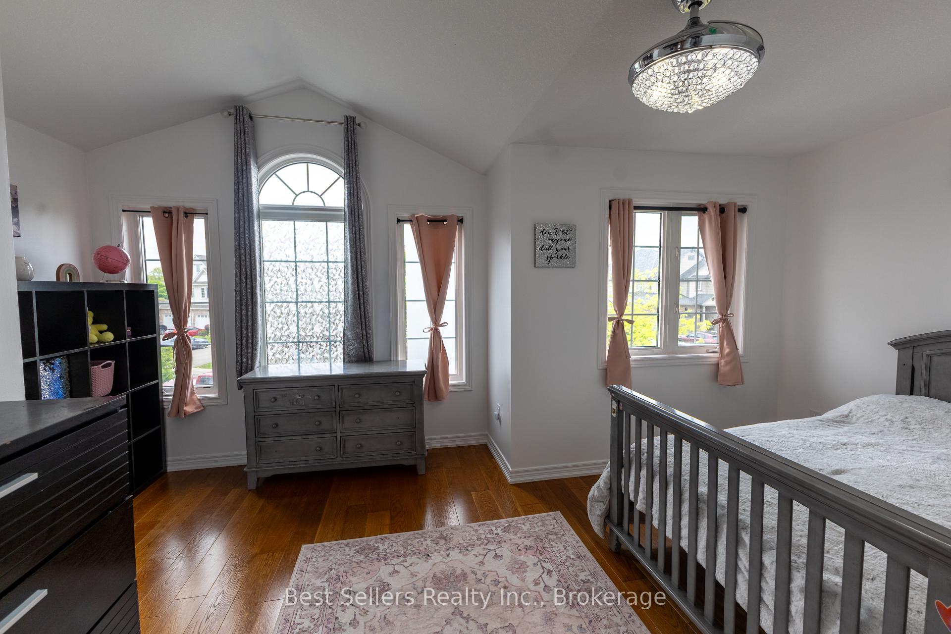 Photo 27 of 214 Cardinal Crescent, Welland, Coyle Creek — HOMEH