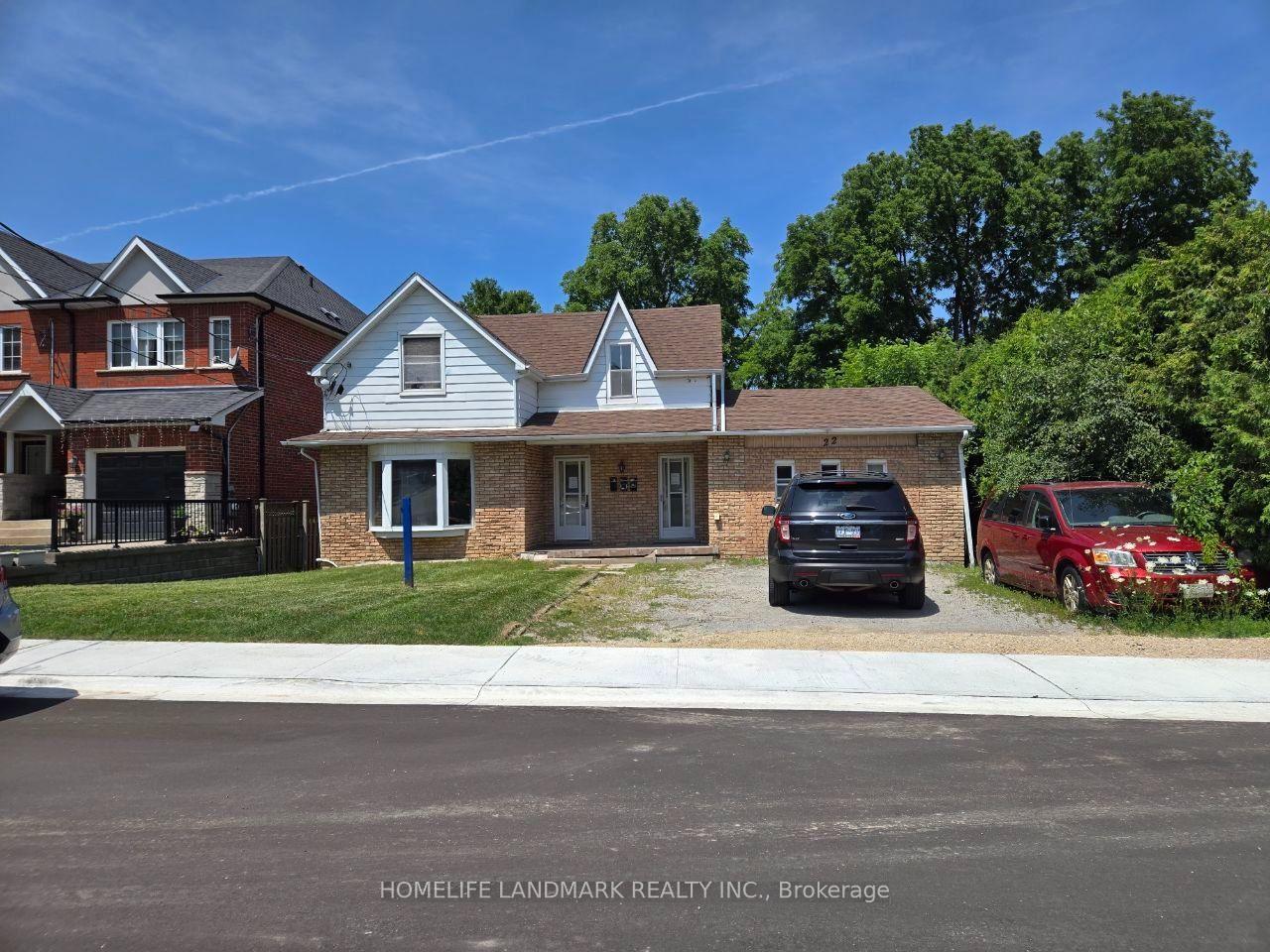 Photo 2 of Unit 1, 22 Centre Street, Aurora, Aurora Village — HOMEH