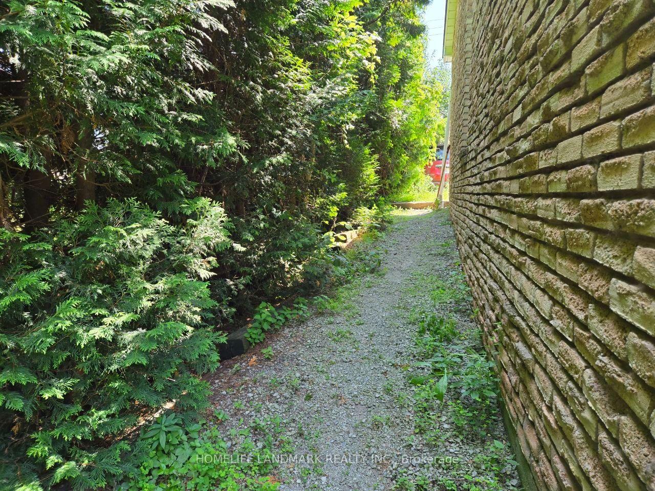 Photo 6 of Unit 1, 22 Centre Street, Aurora, Aurora Village — HOMEH