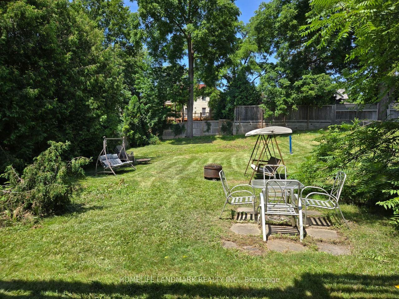 Photo 7 of Unit 1, 22 Centre Street, Aurora, Aurora Village — HOMEH