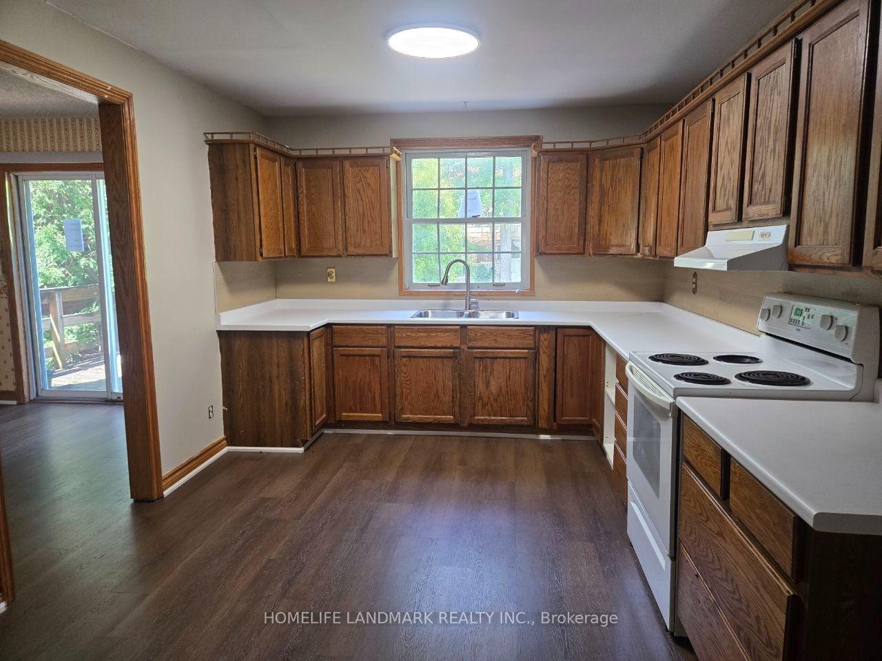 Photo 12 of Unit 1, 22 Centre Street, Aurora, Aurora Village — HOMEH
