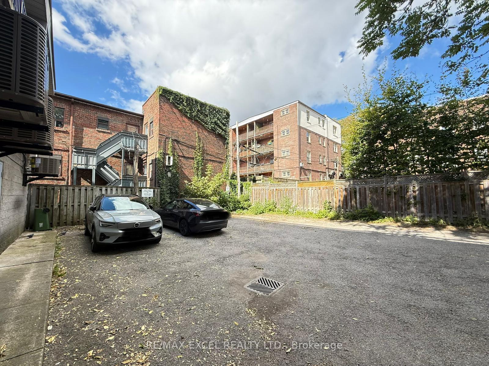 Photo 7 of Unit 305, 666 St Clair Avenue W, Toronto, Humewood-Cedarvale — HOMEH