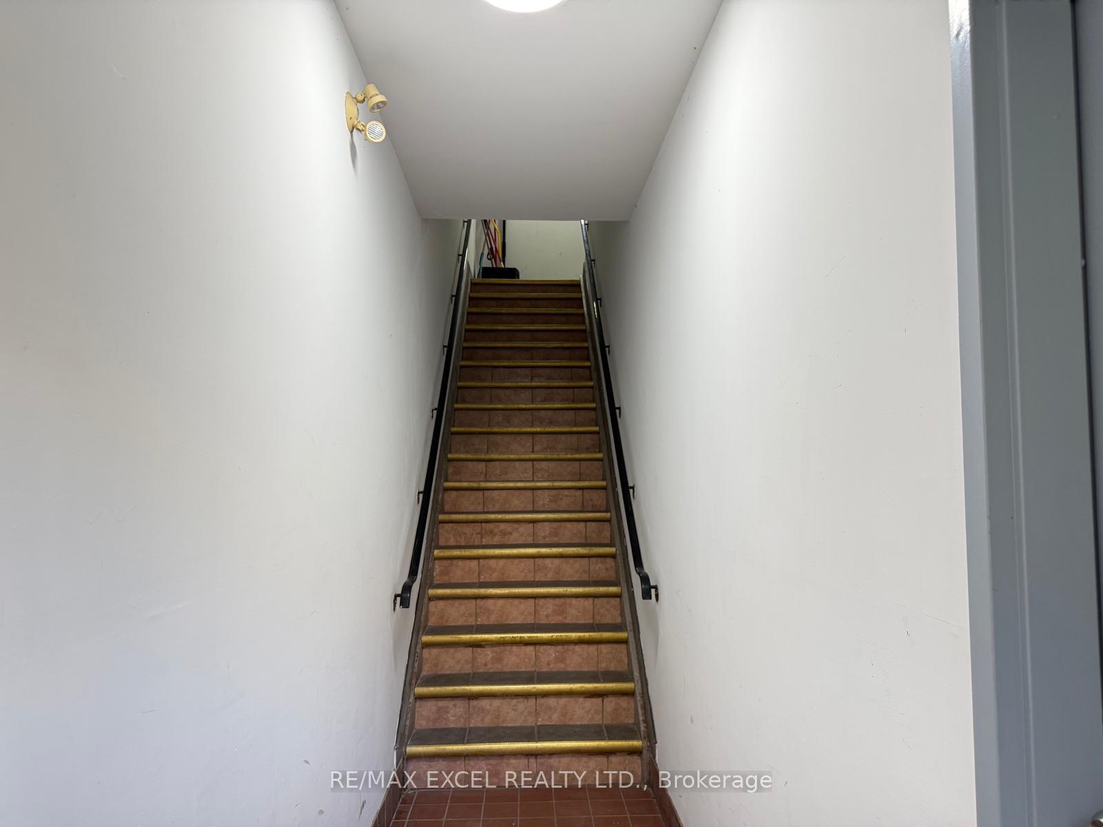 Photo 8 of Unit 305, 666 St Clair Avenue W, Toronto, Humewood-Cedarvale — HOMEH
