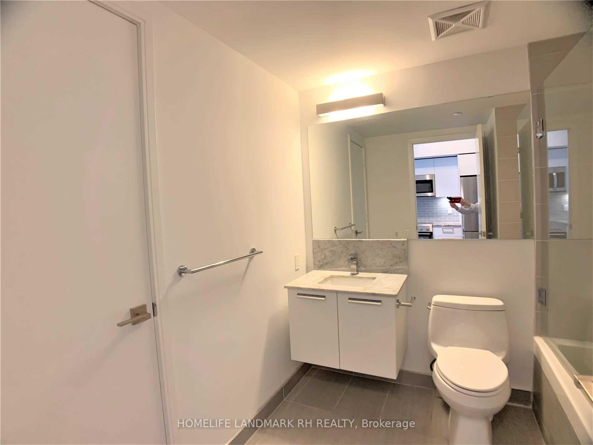 Photo 6 of Unit 208, 28 Wellesley Street E, Toronto, Church-Yonge Corridor — HOMEH