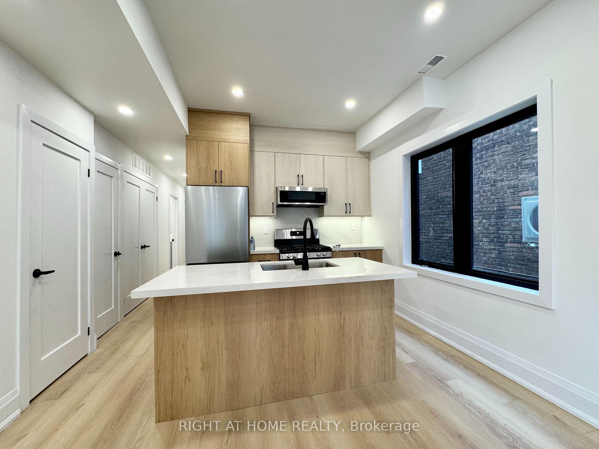 Photo 6 of Unit #2, 151 Gledhill Avenue, Toronto, Woodbine-Lumsden — HOMEH