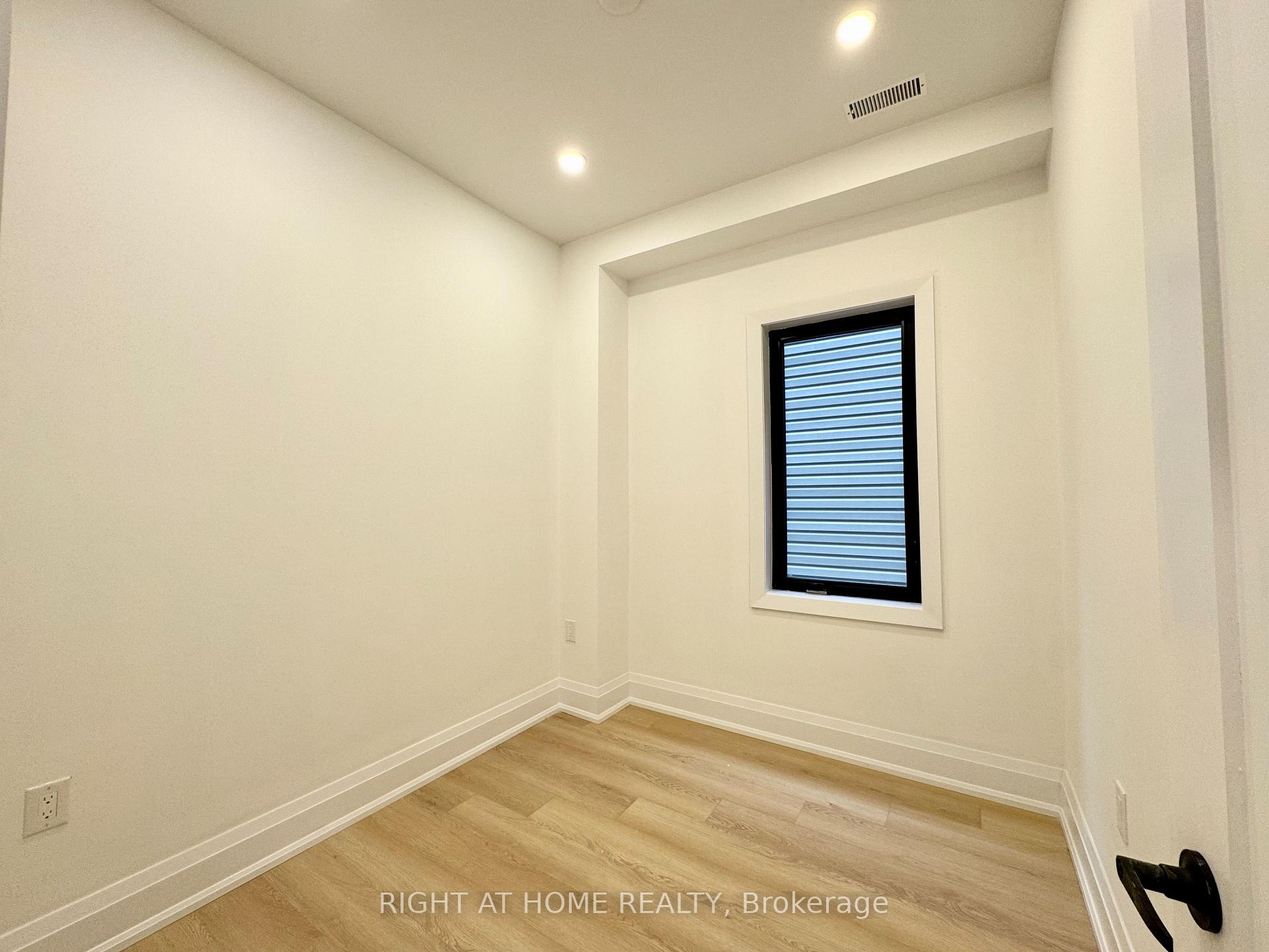 Photo 9 of Unit #2, 151 Gledhill Avenue, Toronto, Woodbine-Lumsden — HOMEH