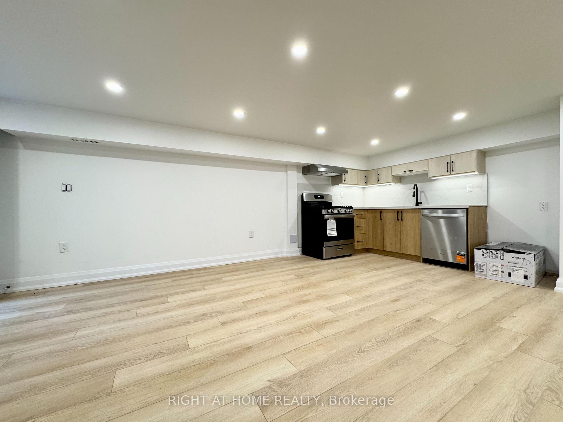 Photo 7 of Unit #1, 151 Gledhill Avenue, Toronto, Woodbine-Lumsden — HOMEH