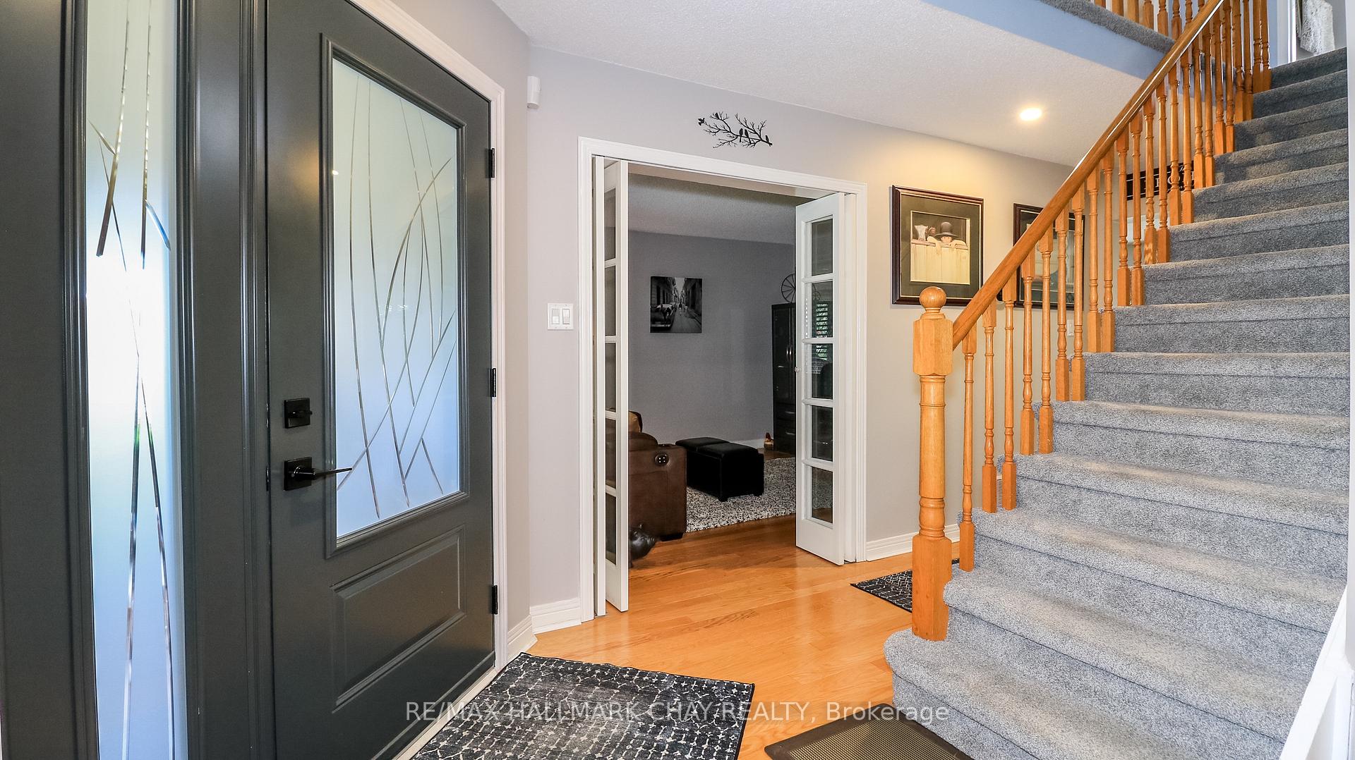 Photo 5 of 79 Browning Trail, Barrie, Letitia Heights — HOMEH