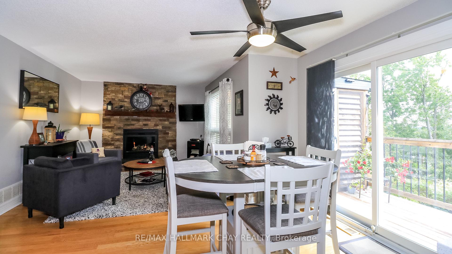 Photo 10 of 79 Browning Trail, Barrie, Letitia Heights — HOMEH