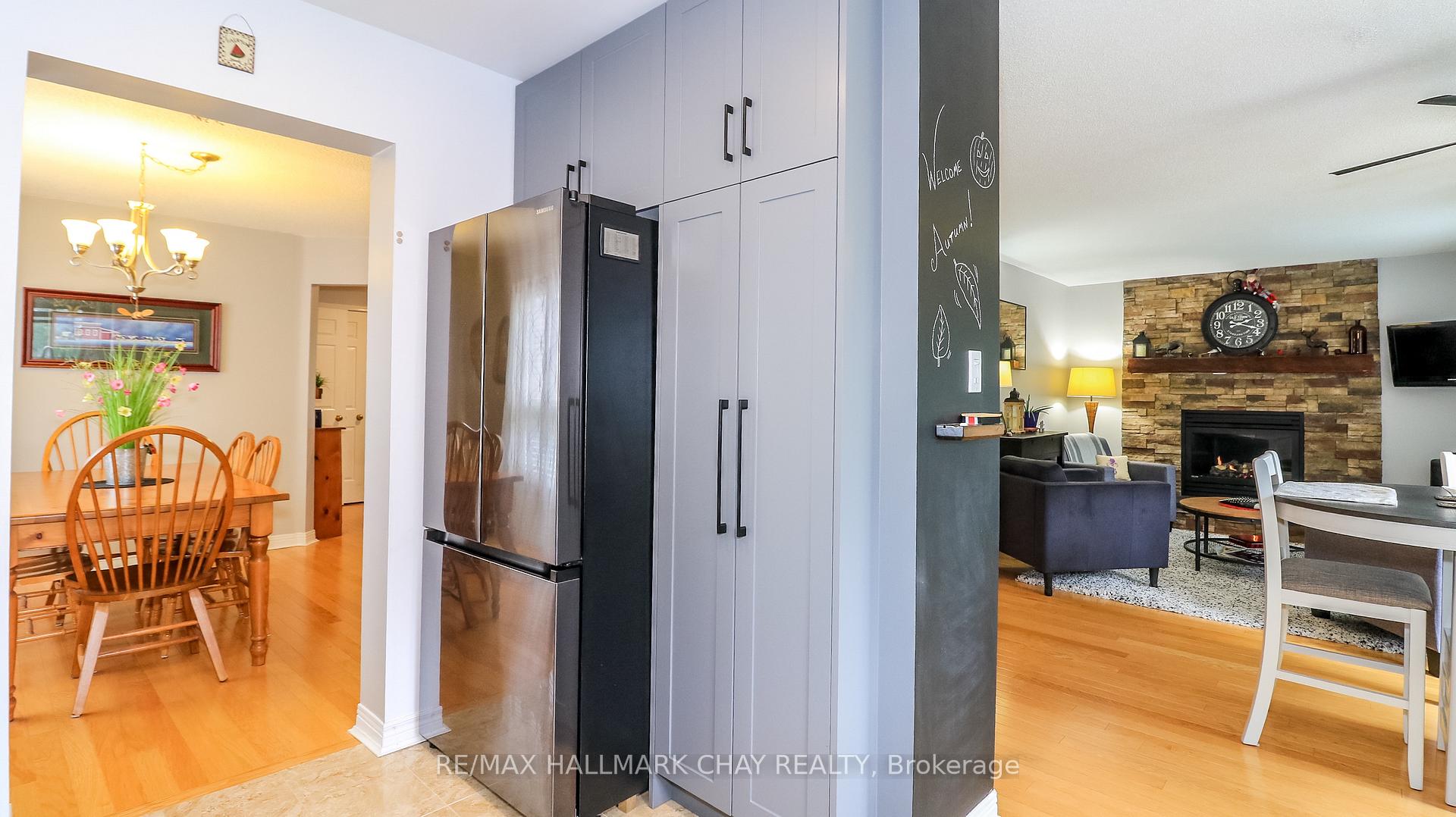 Photo 16 of 79 Browning Trail, Barrie, Letitia Heights — HOMEH