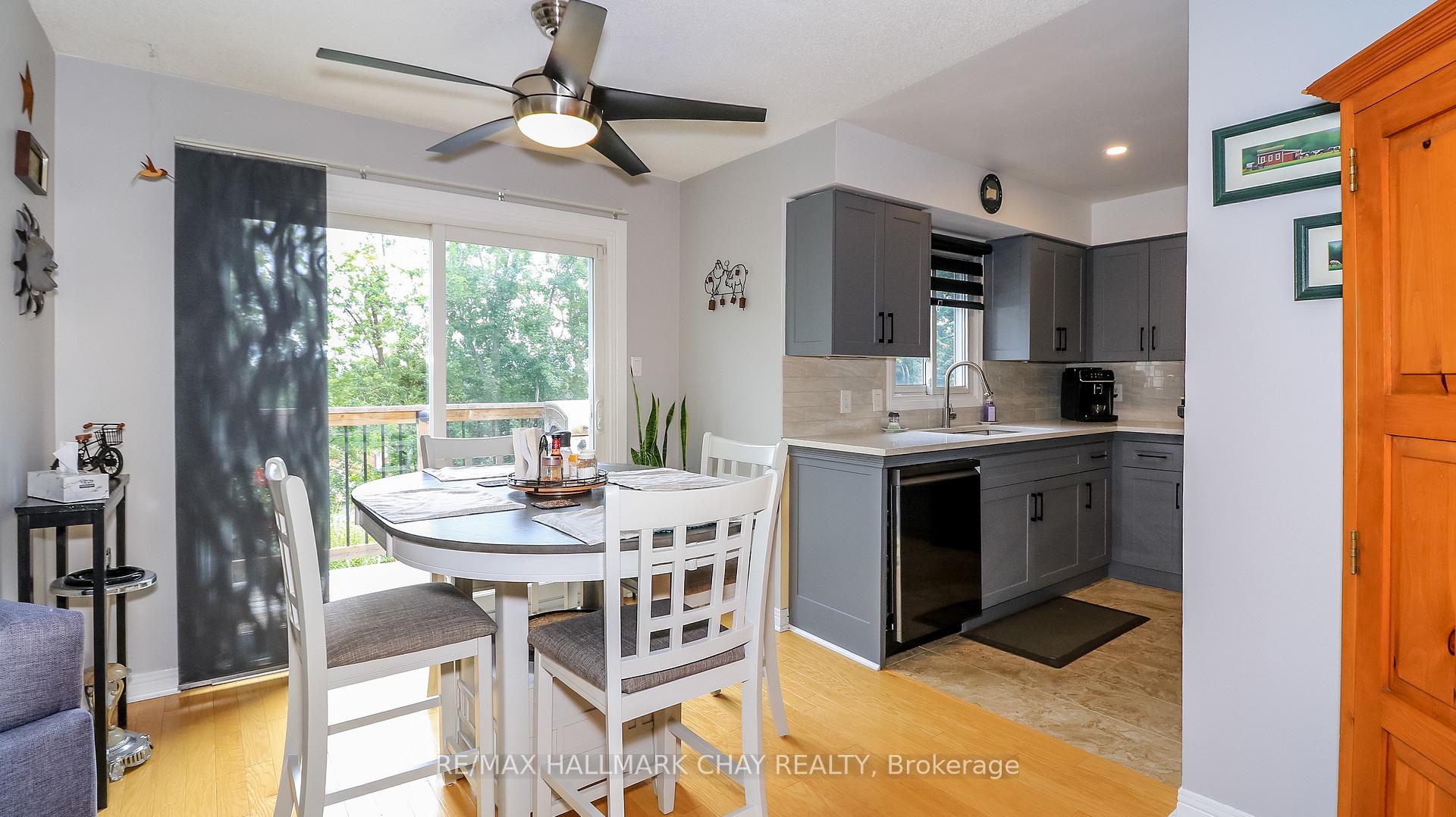 Photo 17 of 79 Browning Trail, Barrie, Letitia Heights — HOMEH