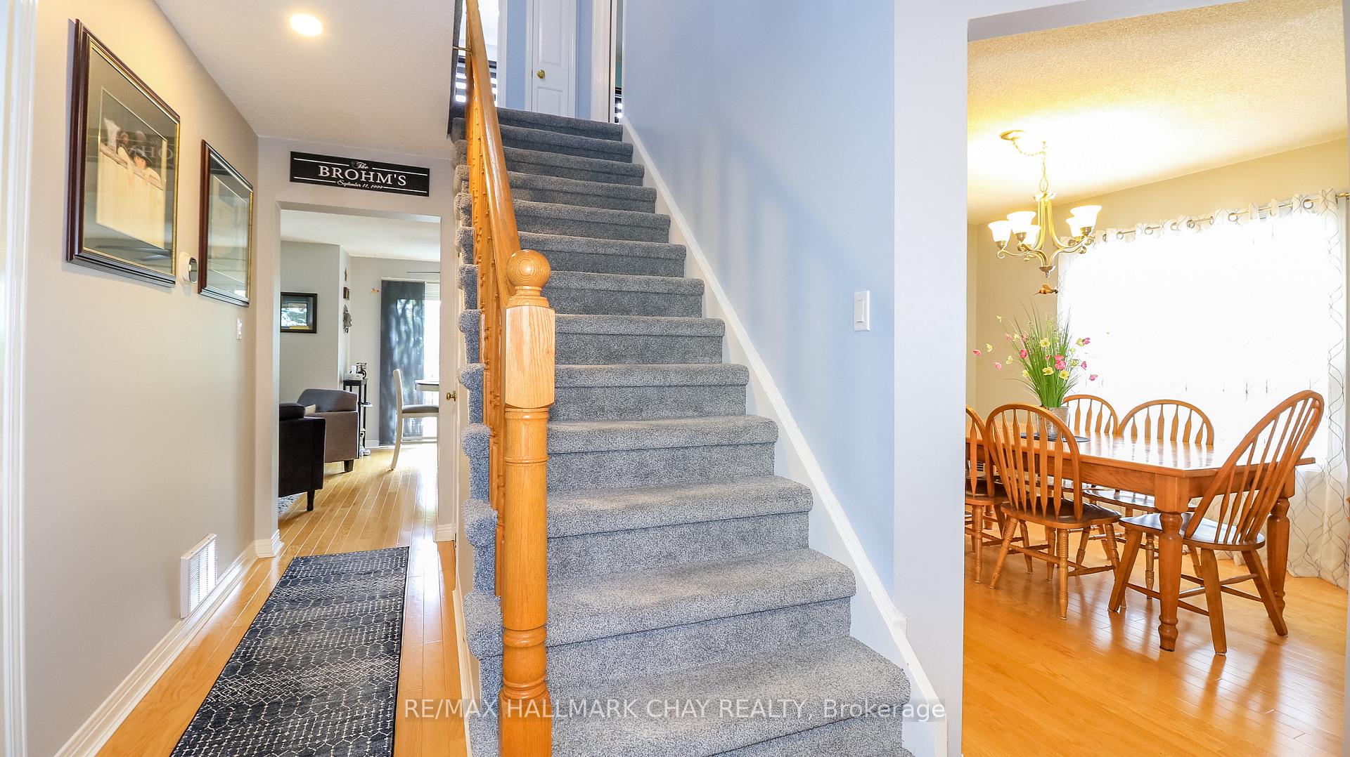 Photo 18 of 79 Browning Trail, Barrie, Letitia Heights — HOMEH