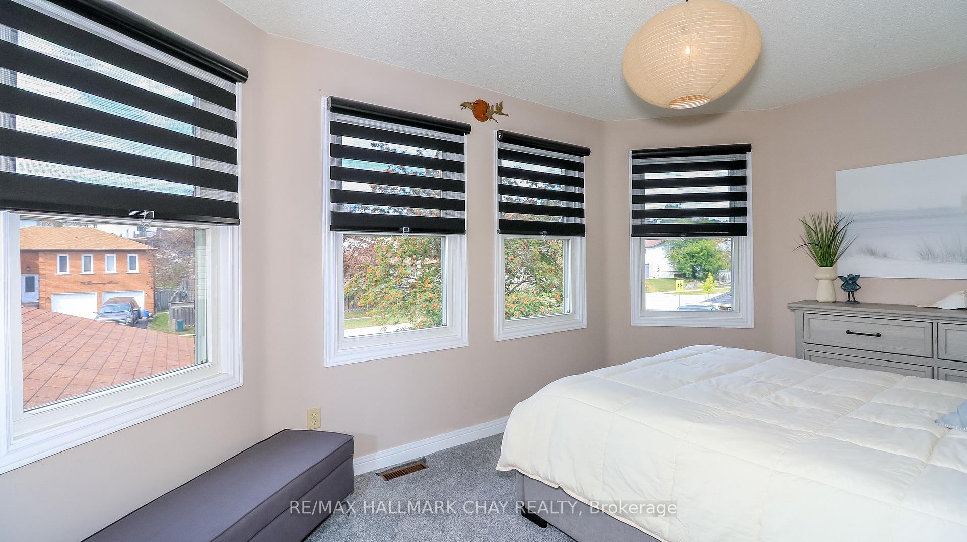 Photo 29 of 79 Browning Trail, Barrie, Letitia Heights — HOMEH