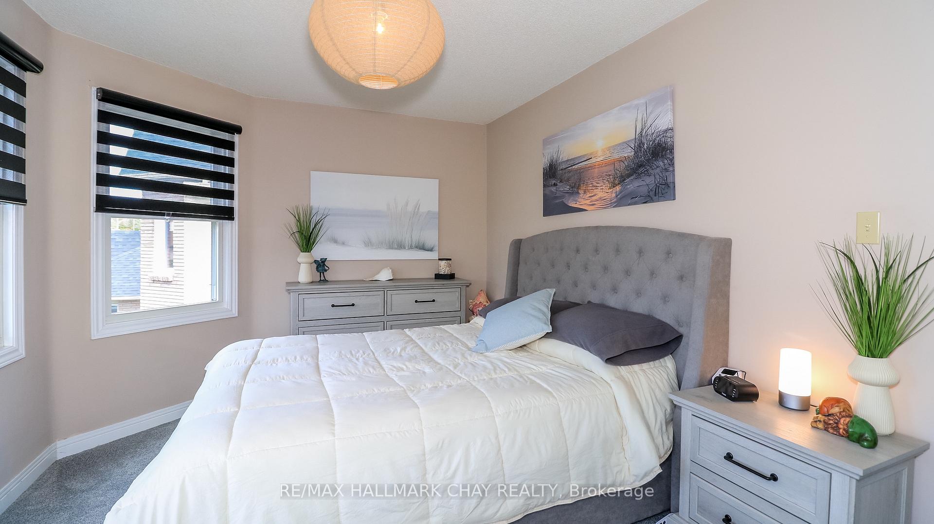 Photo 31 of 79 Browning Trail, Barrie, Letitia Heights — HOMEH
