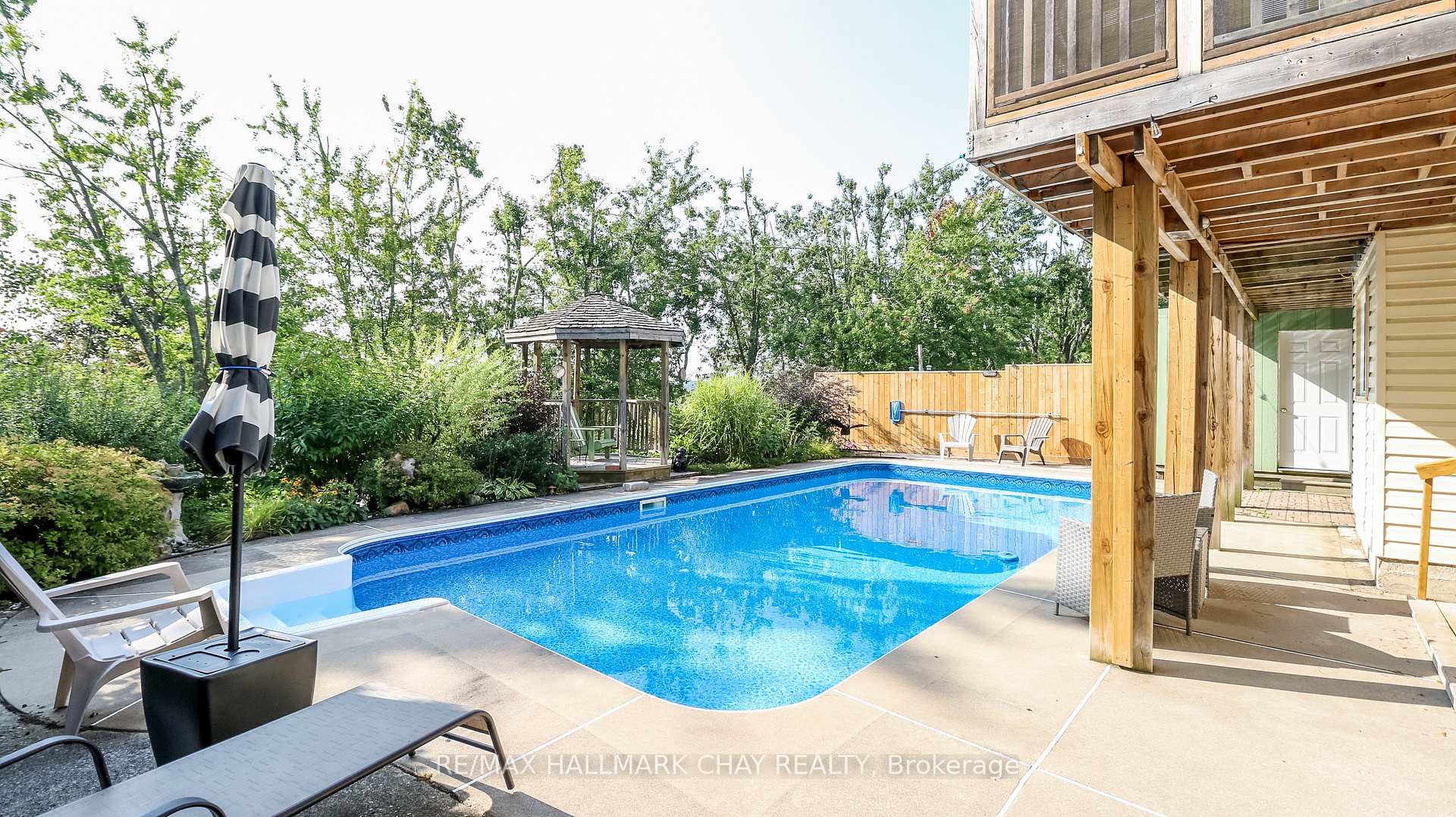 Photo 35 of 79 Browning Trail, Barrie, Letitia Heights — HOMEH