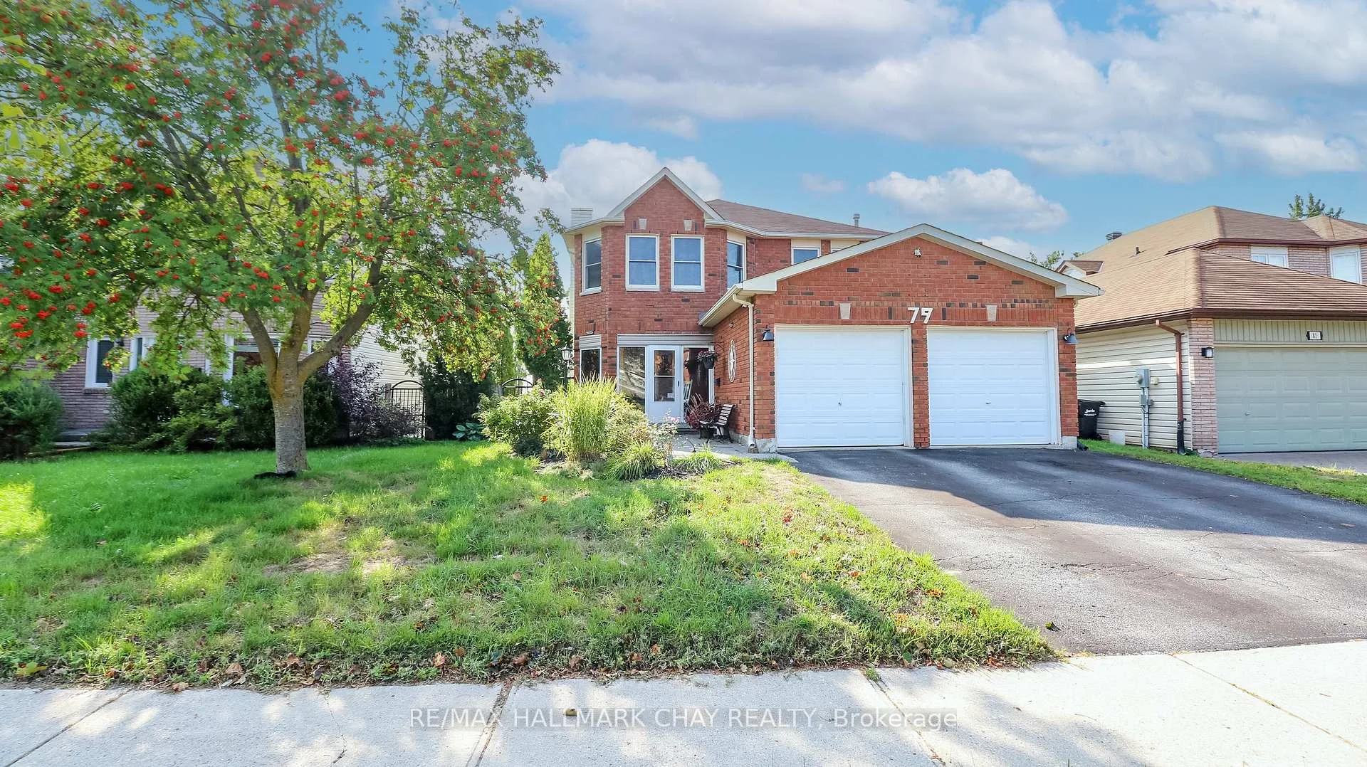 Photo 46 of 79 Browning Trail, Barrie, Letitia Heights — HOMEH
