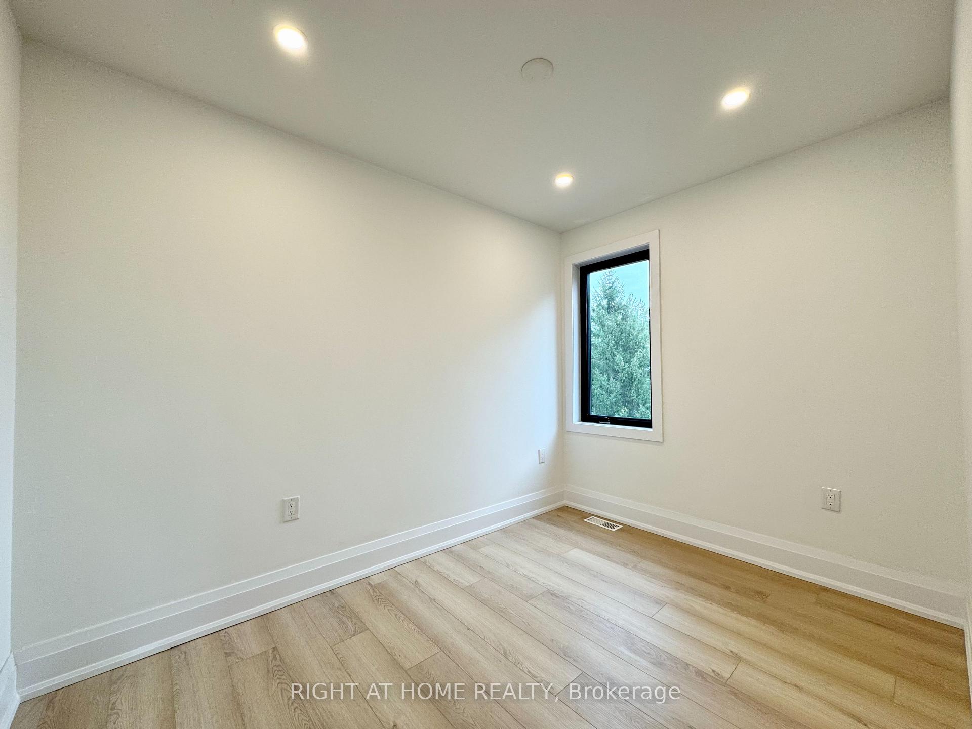 Photo 11 of Unit #3, 151 Gledhill Avenue, Toronto, Woodbine-Lumsden — HOMEH
