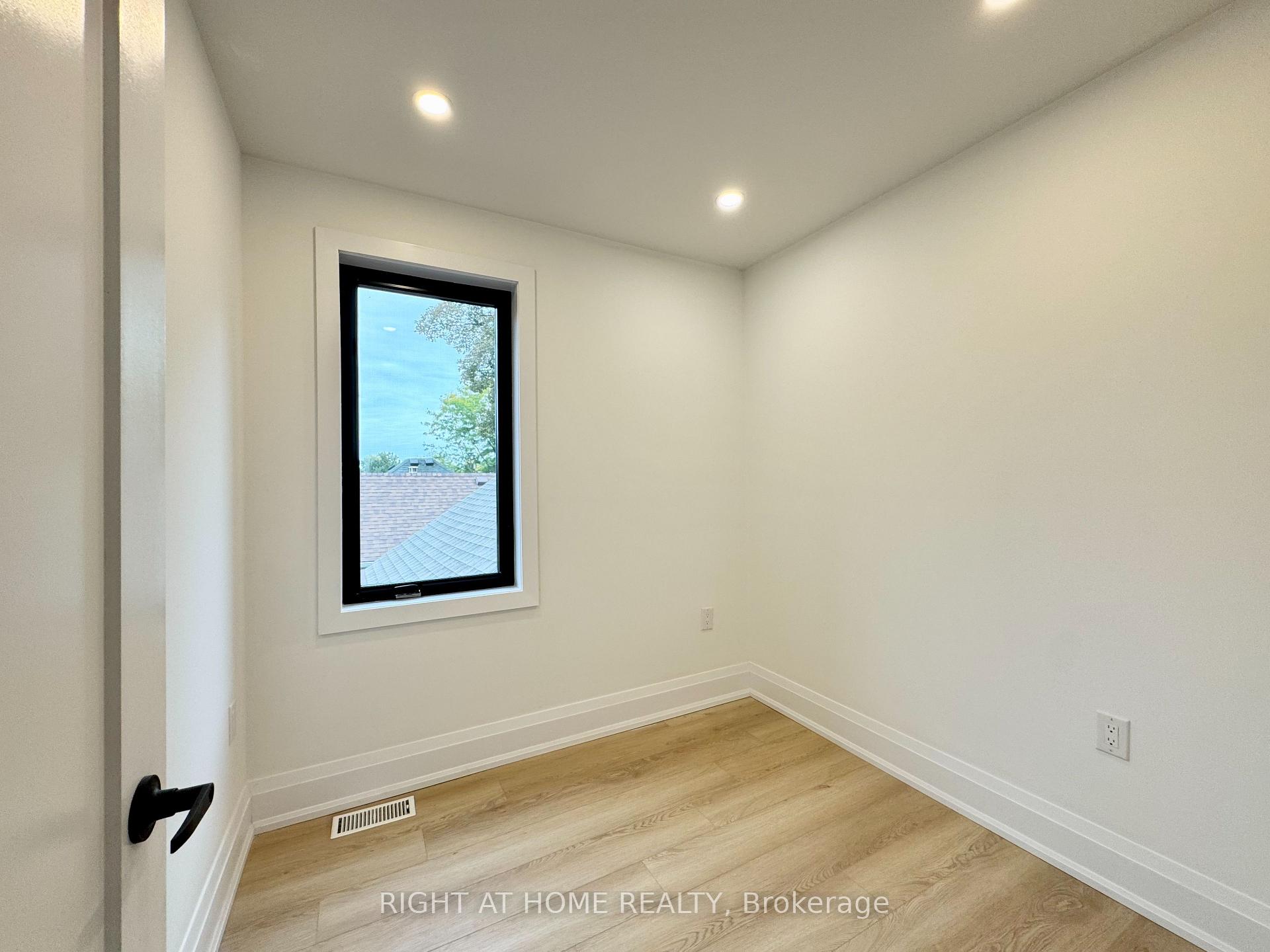 Photo 12 of Unit #3, 151 Gledhill Avenue, Toronto, Woodbine-Lumsden — HOMEH