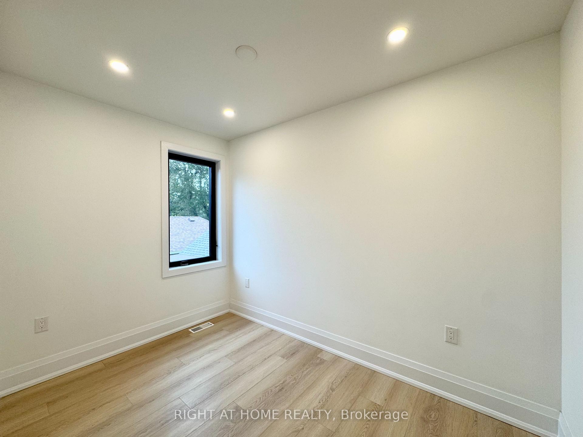 Photo 33 of Unit #4, 151 Gledhill Avenue, Toronto, Woodbine-Lumsden — HOMEH