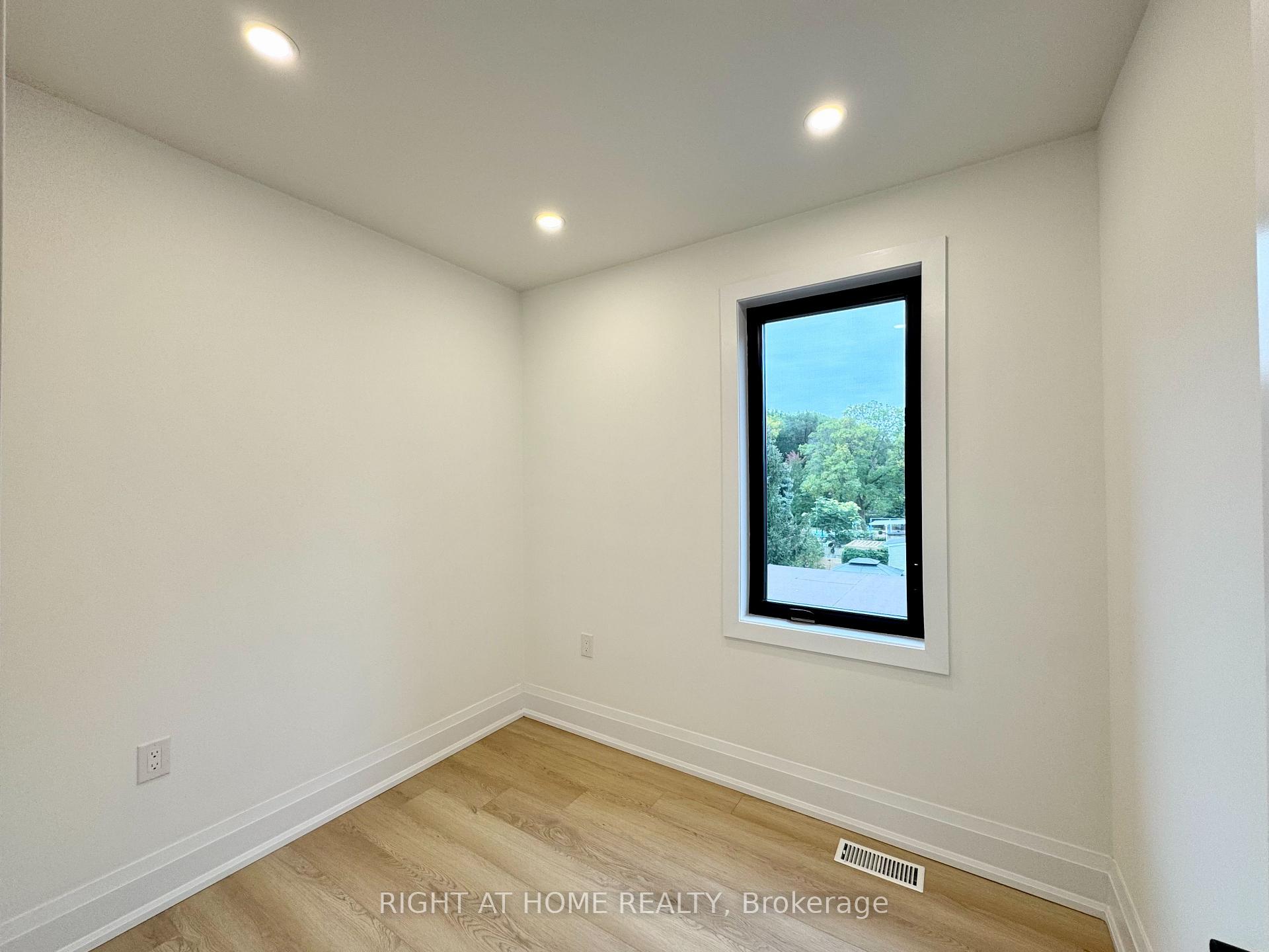 Photo 34 of Unit #4, 151 Gledhill Avenue, Toronto, Woodbine-Lumsden — HOMEH
