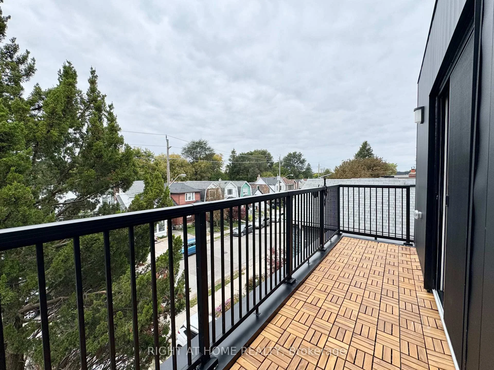 Photo 16 of Unit #4, 151 Gledhill Avenue, Toronto, Woodbine-Lumsden — HOMEH