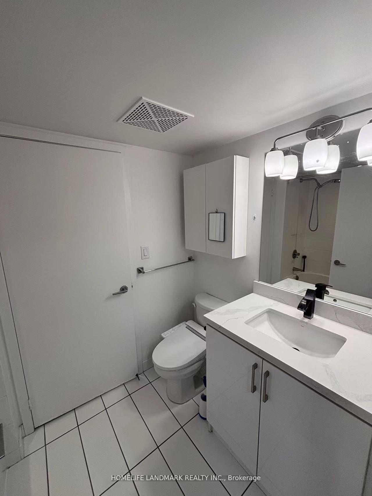 Photo 10 of Unit 1203, 21 Iceboat Terrace, Toronto, Waterfront Communities — HOMEH